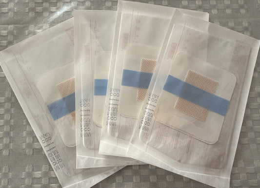 Transparent wound dressing